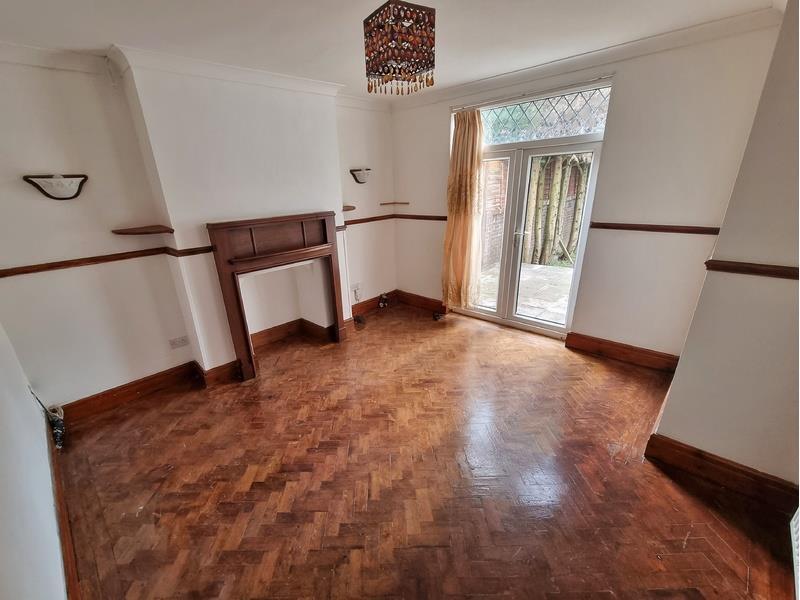 14, Ty Wern Road, Birchgrove, Cardiff photo 4