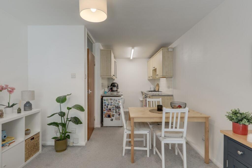 Apartment in London - View 3