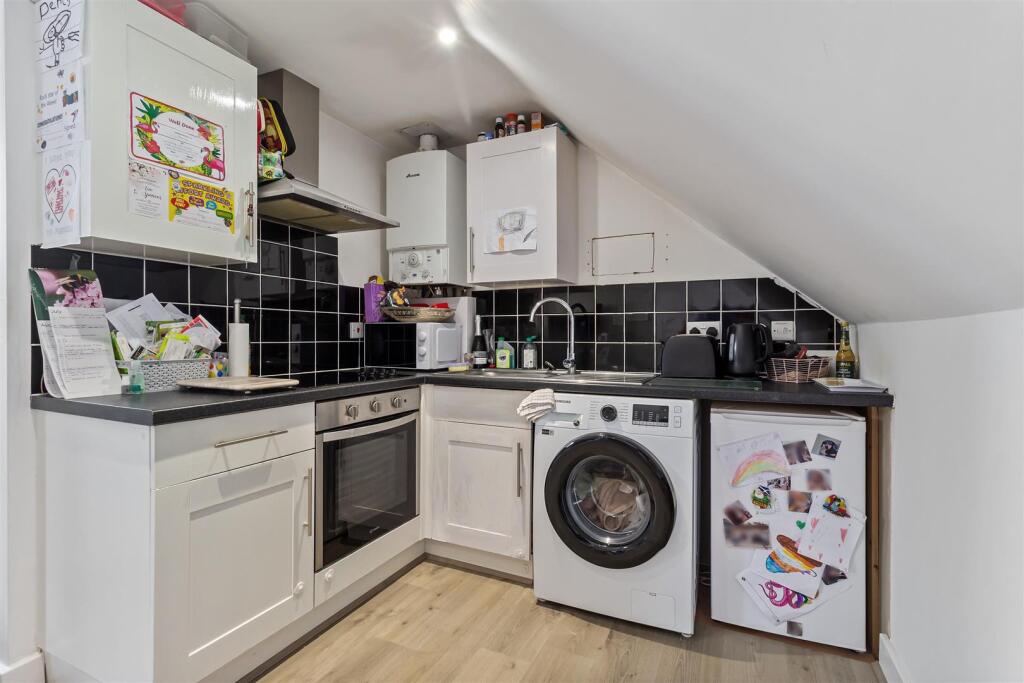 Apartment in Worthing, West Sussex - View 4