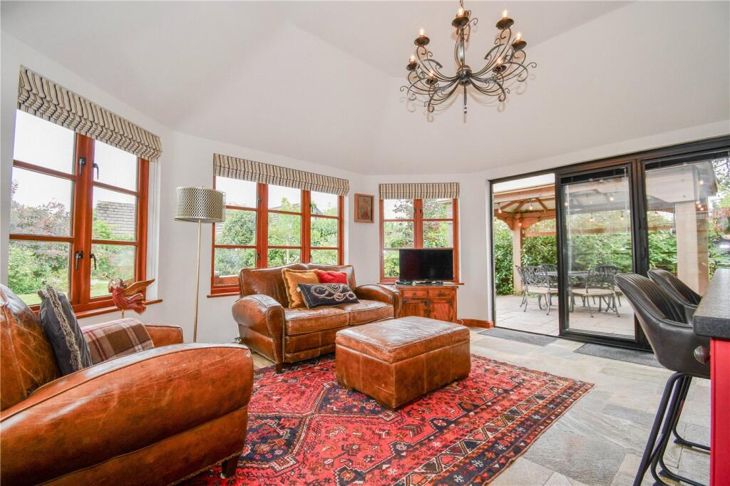 House in Wirral, Liverpool City Region - View 5