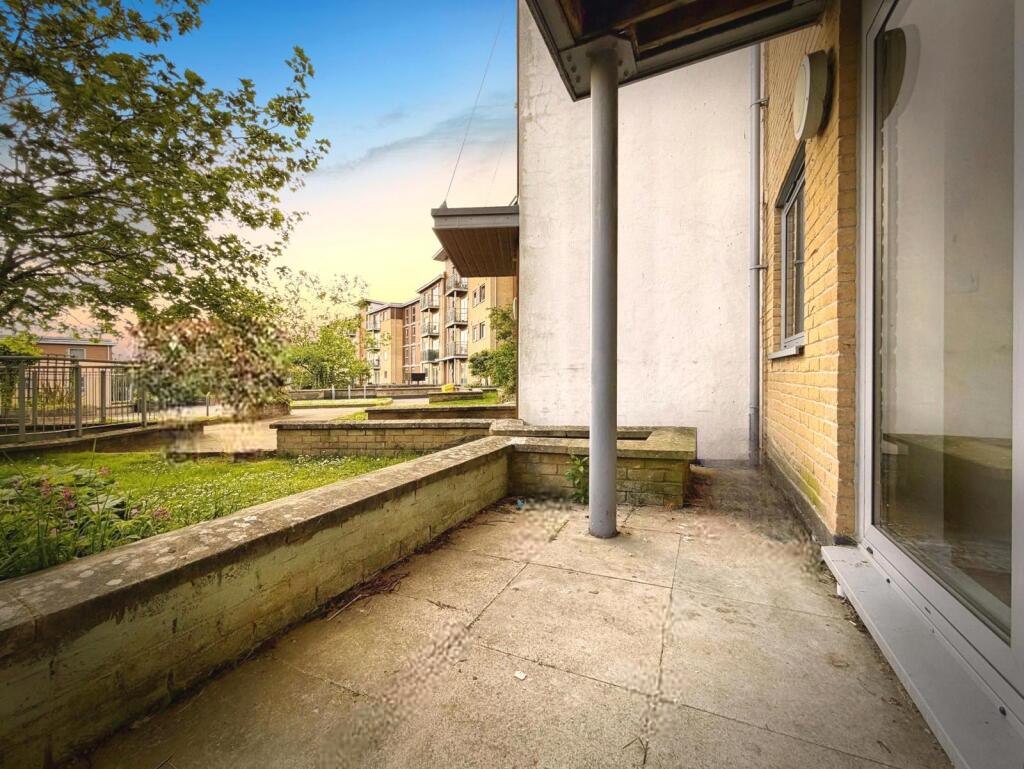 Kelvin Gate, Bracknell, Berkshire - View 5