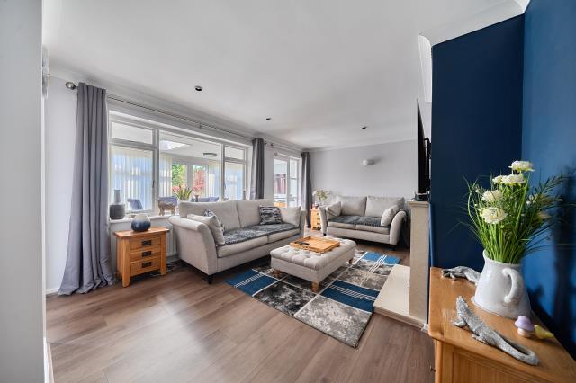 Clayhill Crescent, Newbury - More