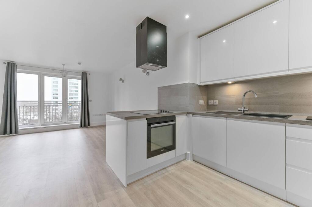 Main image of property: Park Lane, Croydon, CR0