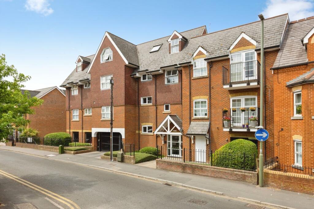 Main image of property: Sydenham Road, Guildford, GU1