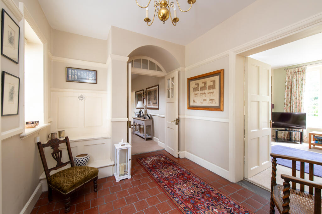 House in Dudley - View 4