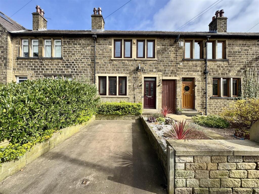 Main image of property: Town End, Almondbury, Huddersfield, HD5 8NP