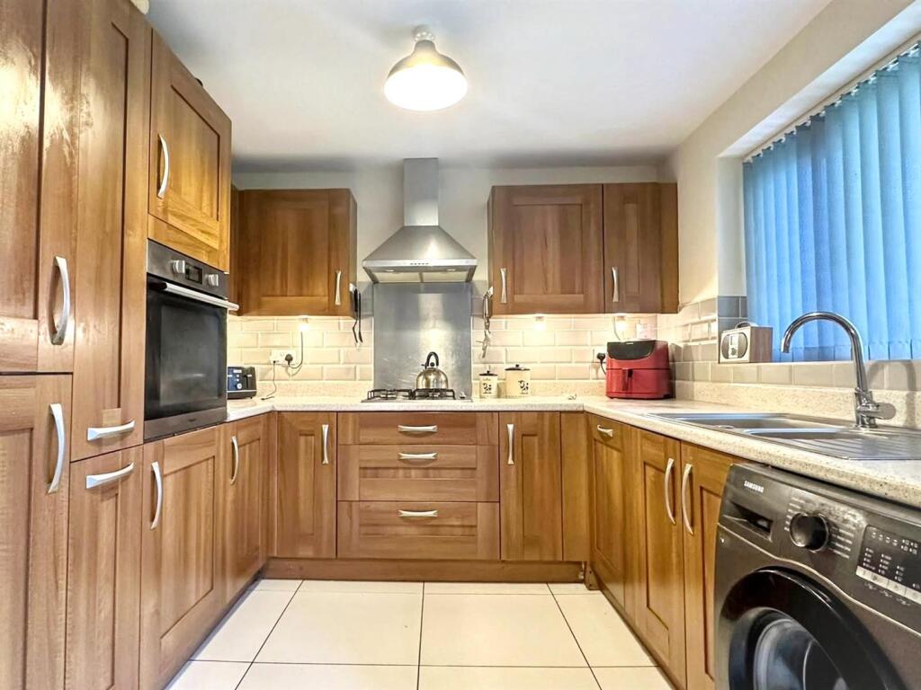 House in Stoke-on-Trent - View 5
