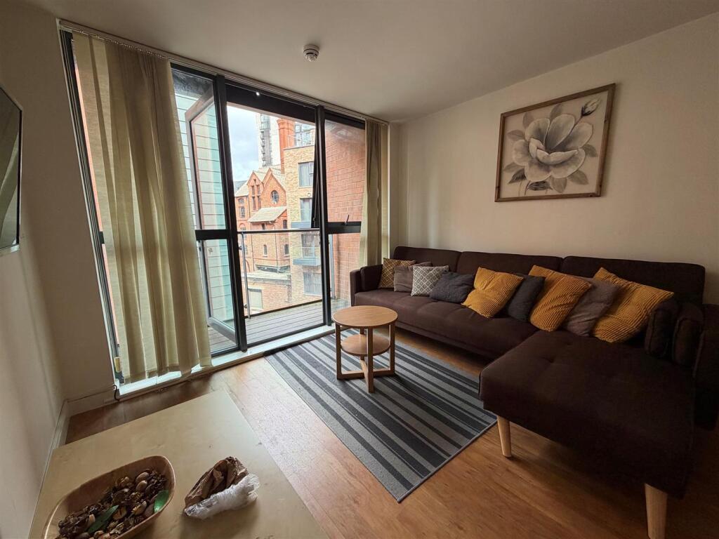 Apartment in Manchester - View 3