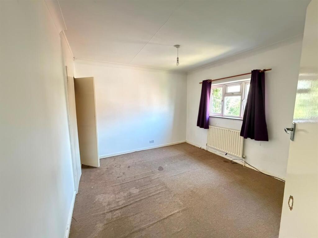 House in London, Royal Borough of Kingston upon Thames - View 5