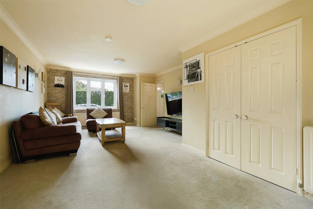 House in Croydon - View 2