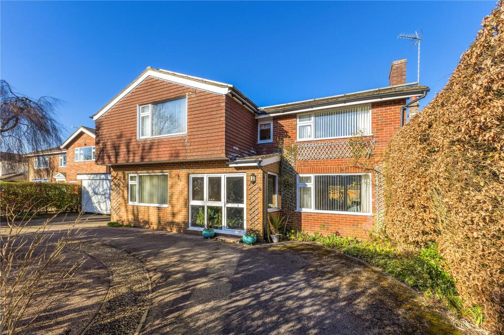 Main image of property: The Avenue, Dunstable, Bedfordshire, LU6