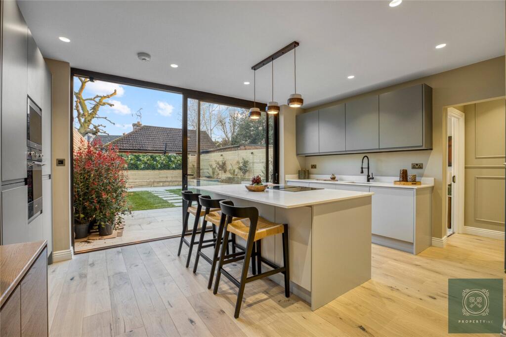 Main image of property: Fallow Court Avenue, London, N12