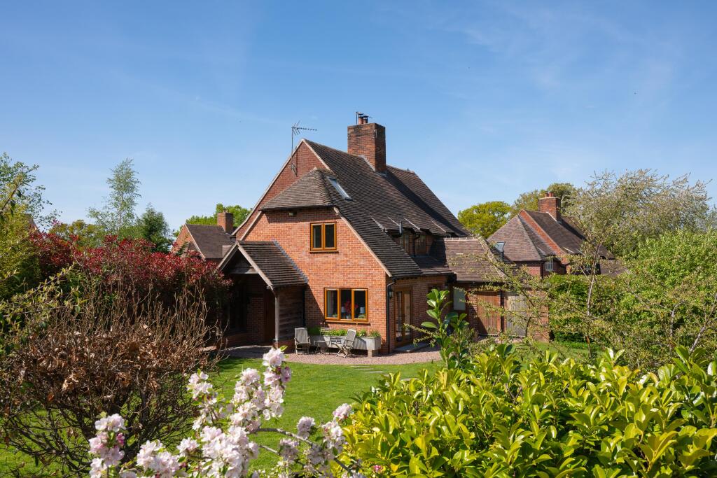 The Crescent, Salters Lane, Wootton Wawen, Henley-in-Arden, Warwickshire, B95