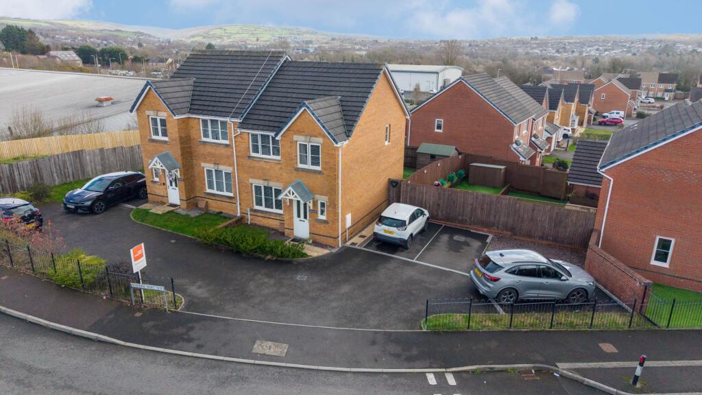 Main image of property: Rhodfa Parc Slip, Tondu, Bridgend, CF32