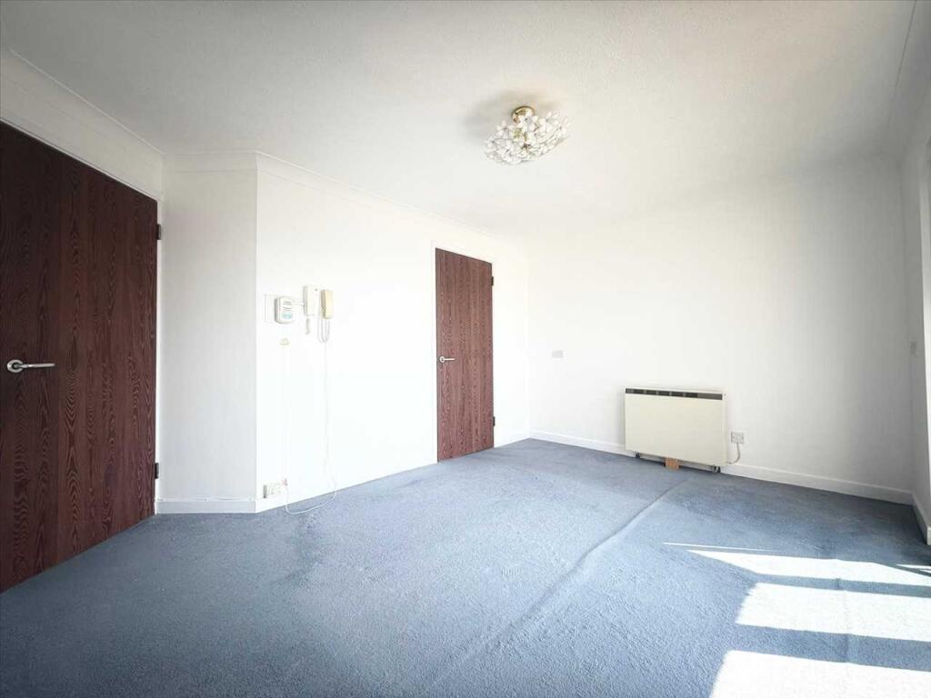 Apartment in Southend-on-Sea, Leigh-on-Sea - View 5