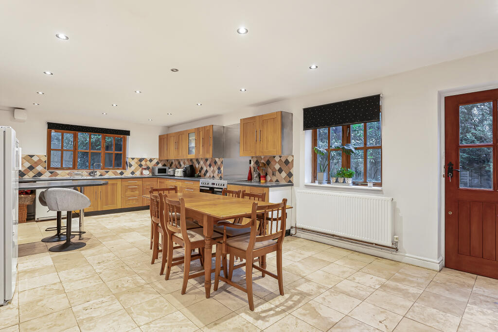 House in Hatfield, Oxlease - View 4
