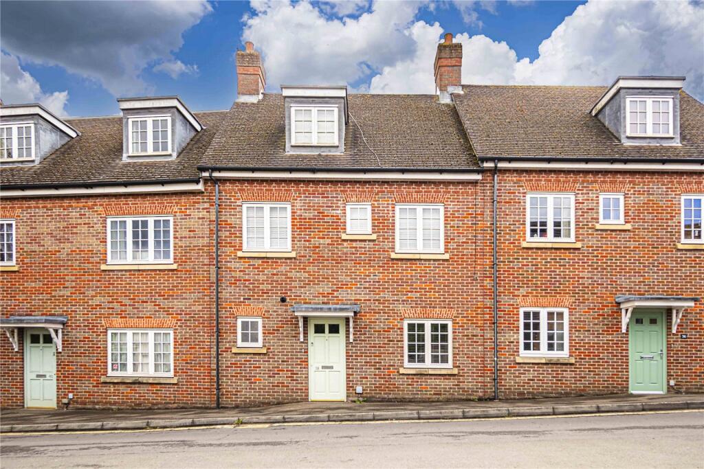 Main image of property: Roughdown Road, Hemel Hempstead, Hertfordshire, HP3