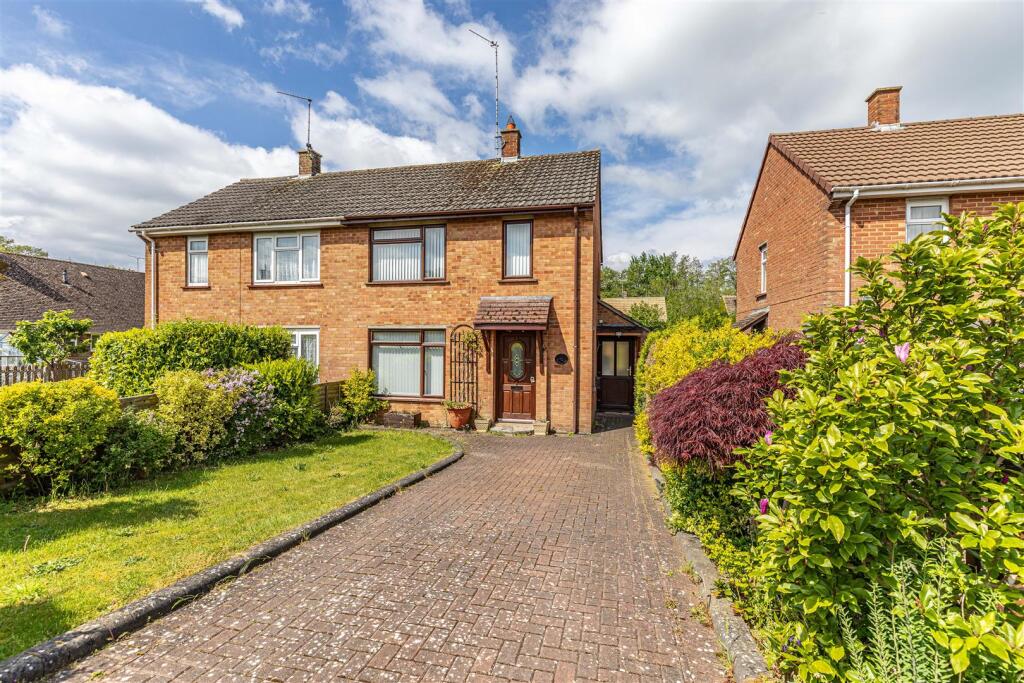 Main image of property: Parsonage Close, Fordingbridge