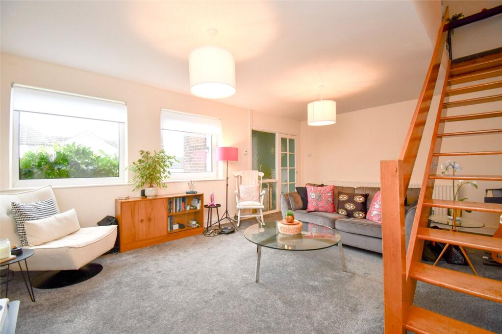Ivy Farm Drive, Little Neston, Neston photo 3
