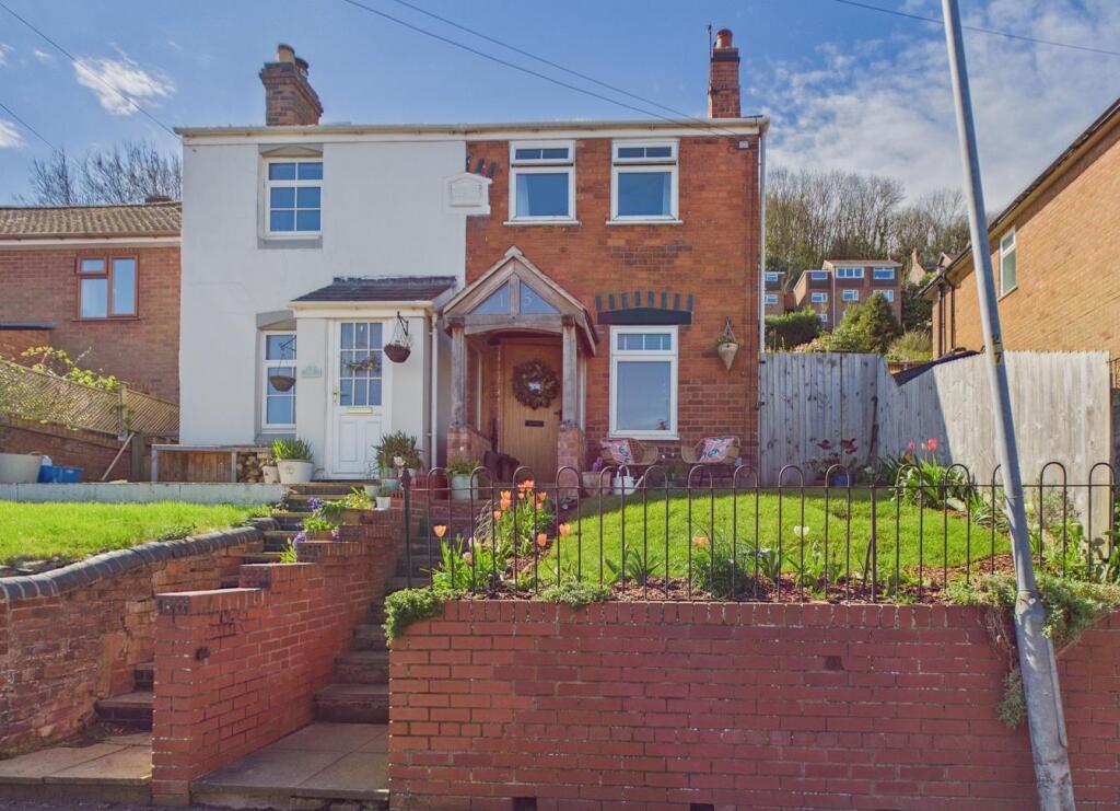 Main image of property: Old Hollow, Malvern