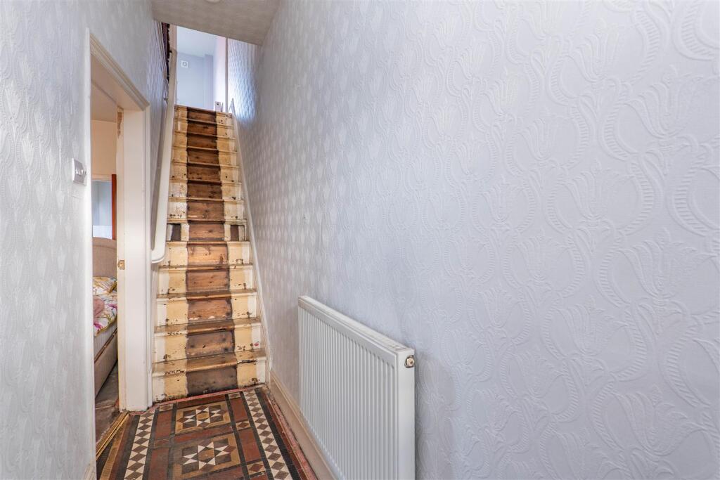 House in Chorley, Eaves Green - More
