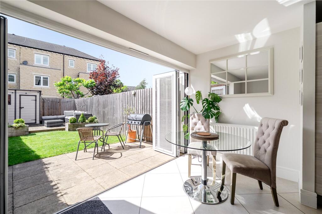 House in Bradford, West Yorkshire - View 2