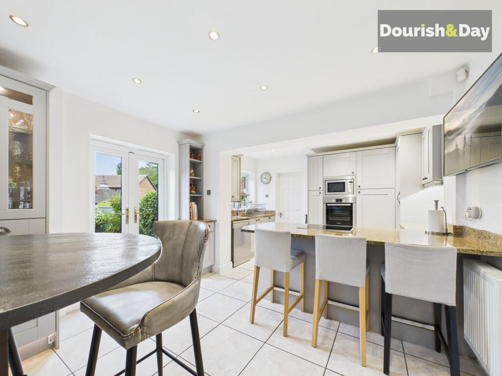 House in Stoke-on-Trent - More