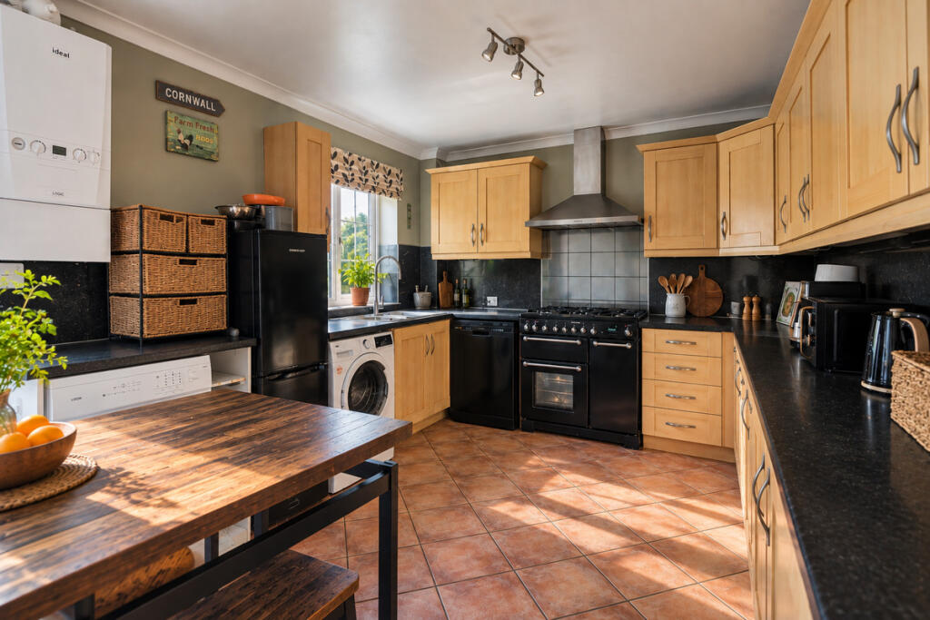 House in Plymouth - View 4