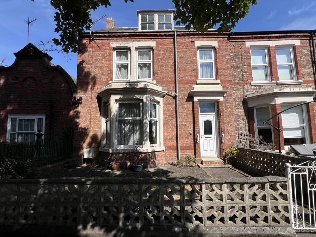 6-bed terraced on South Terrace, Darlington, £225,000
