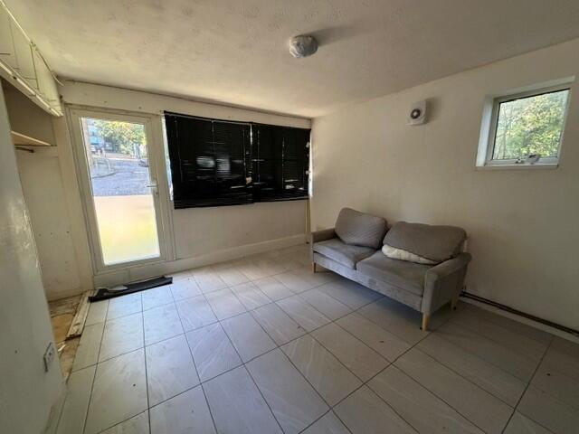 Apartment in Luton - View 4