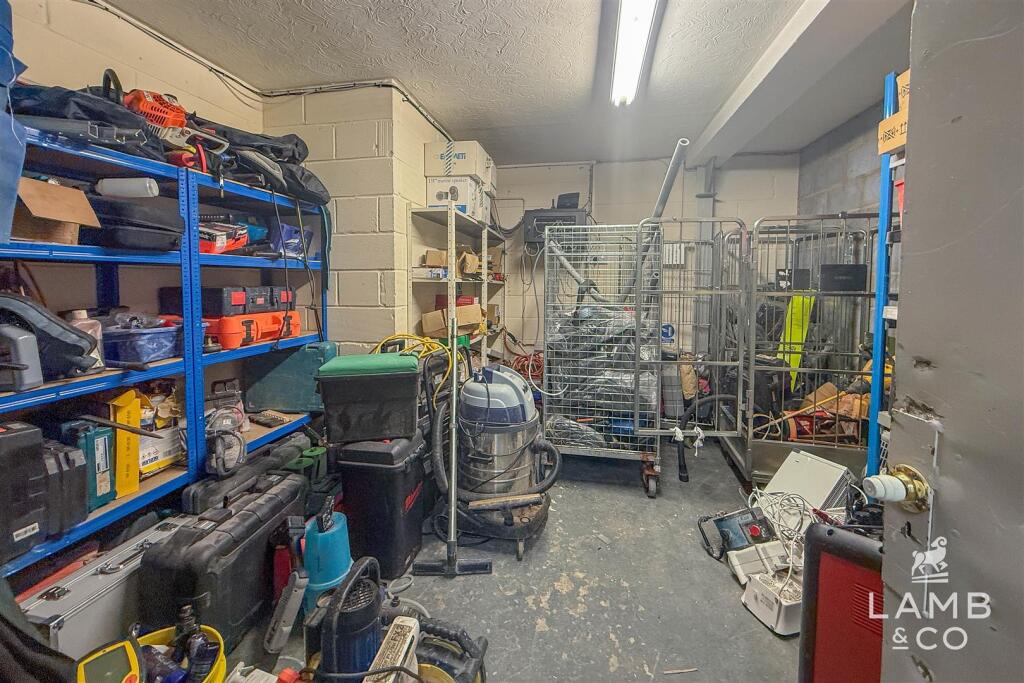 STORE