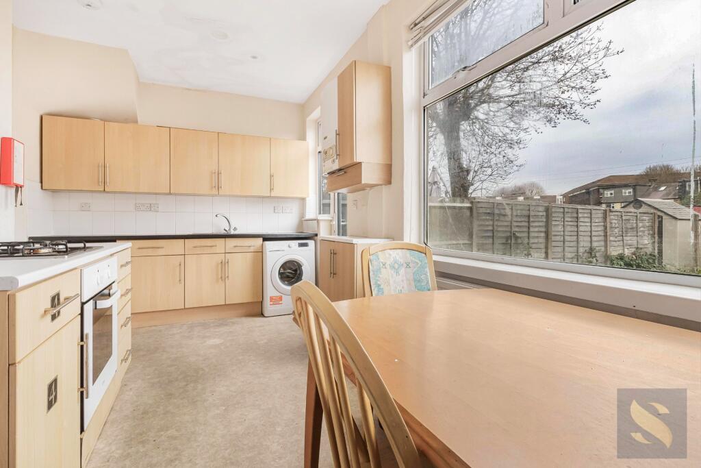 Waverley Road, London, N17 photo 4