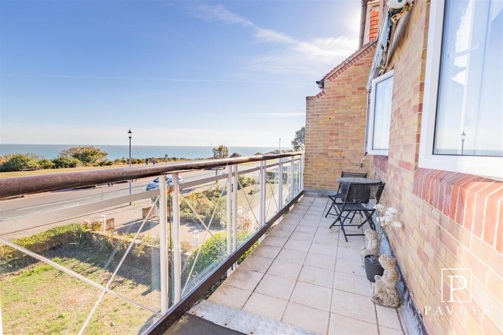 Apartment in Tendring, Frinton and Walton - View 4