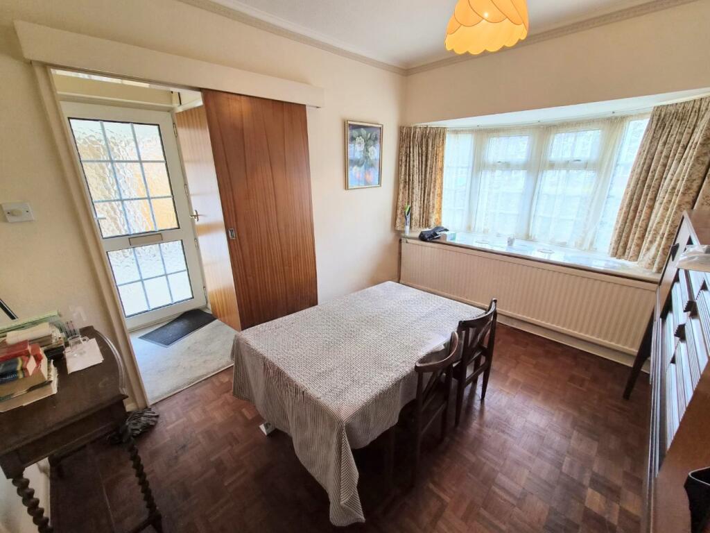 House in Rochford, Rayleigh - More