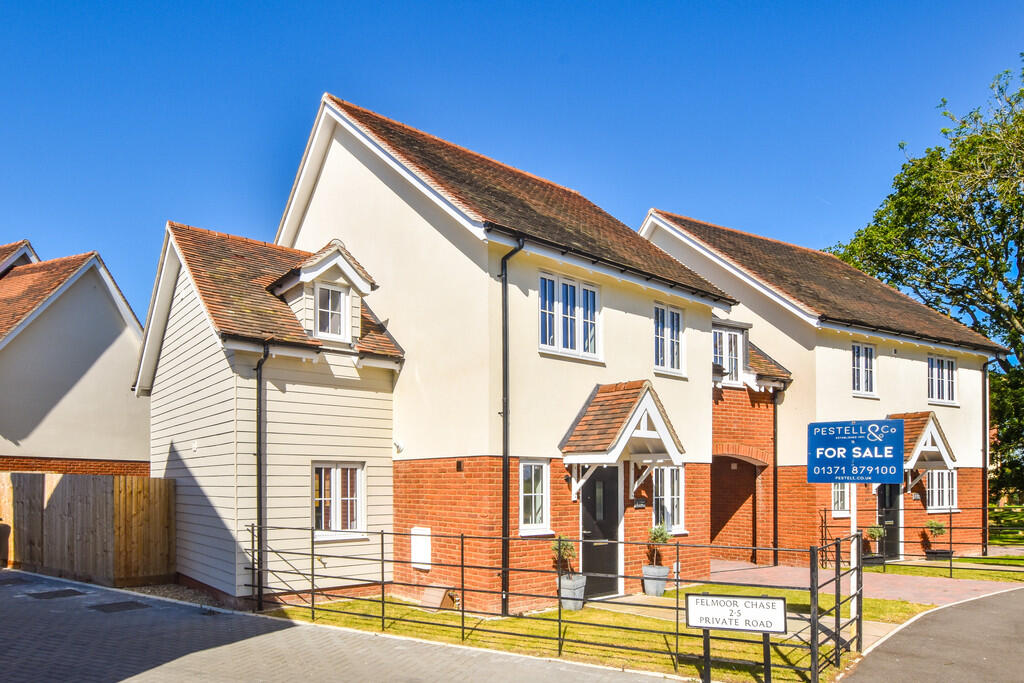 Main image of property: Felmoor Chase, Felsted