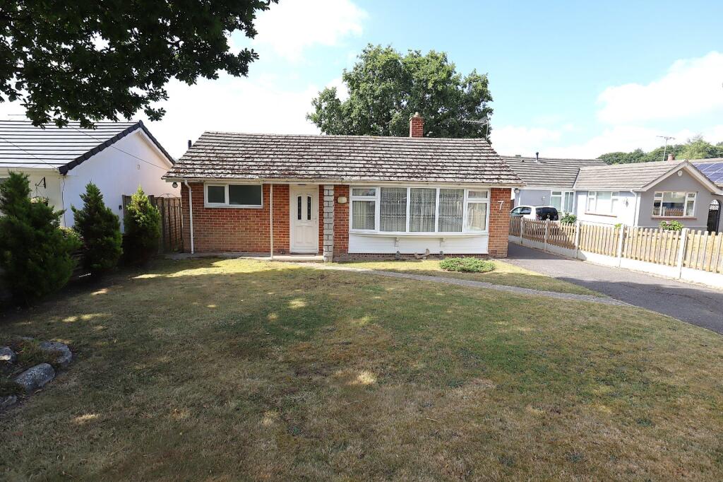 2-bed house on Whitby Avenue, Broadstone, Dorset, BH18, £360,000