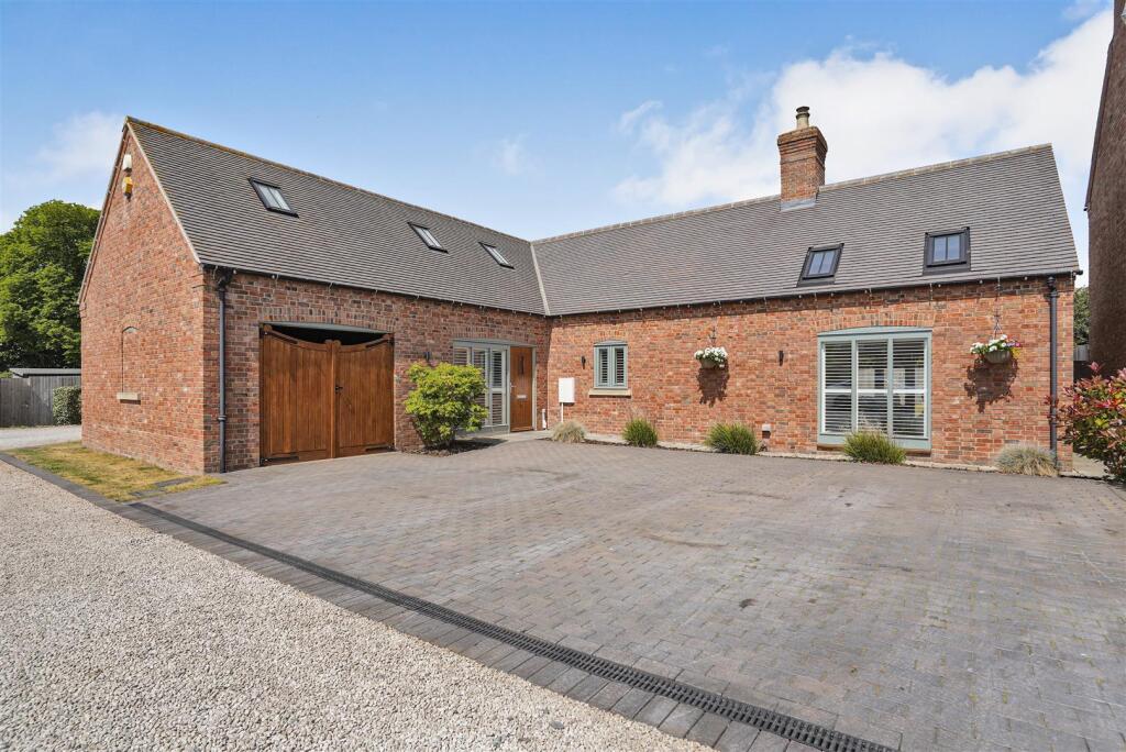 Main image of property: Cadeby Court, Cadeby