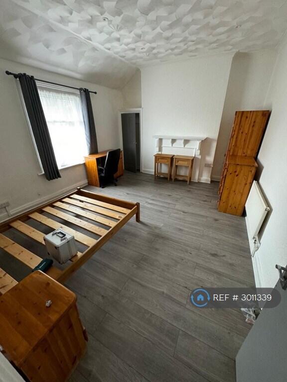 Apartment in Southampton - View 4