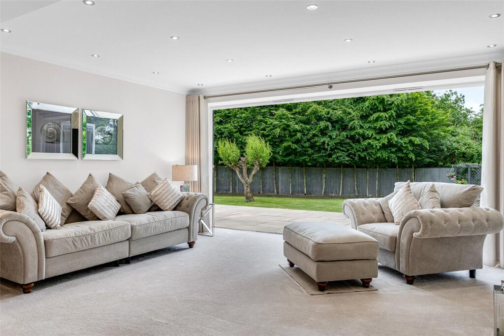 House in Chelmsford, East Hanningfield - View 3