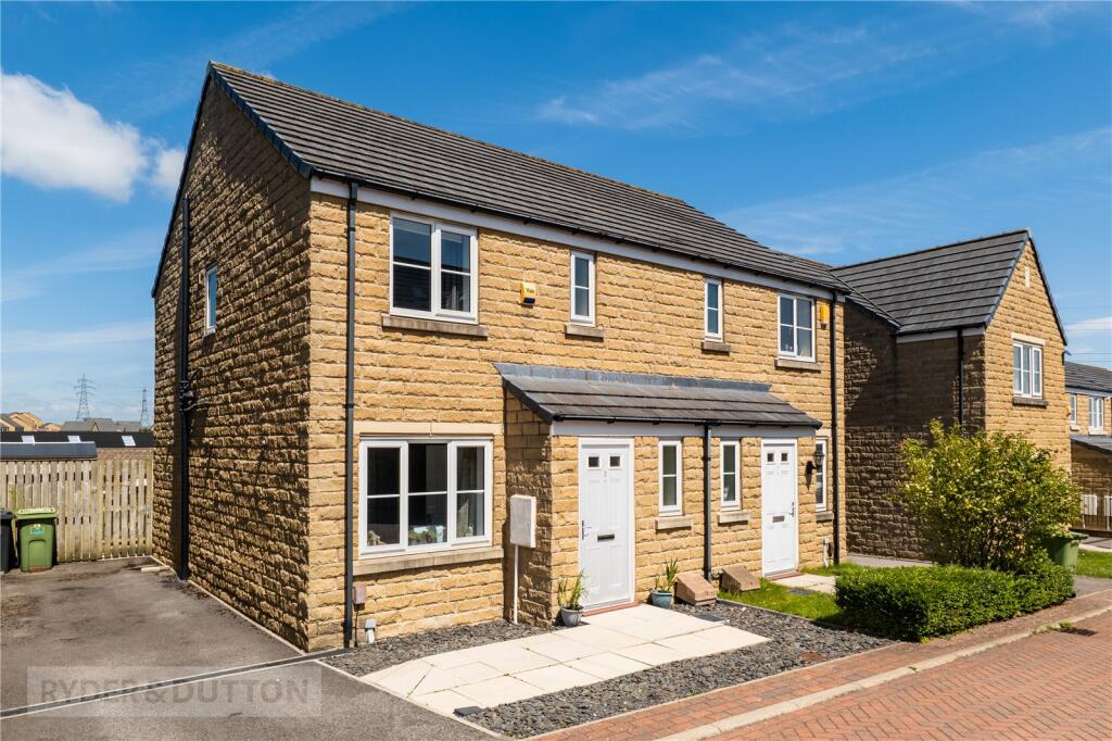 3-bed semi-detached on Jericho Way, Oakes, Huddersfield, West Yorkshire, HD3, £250,000