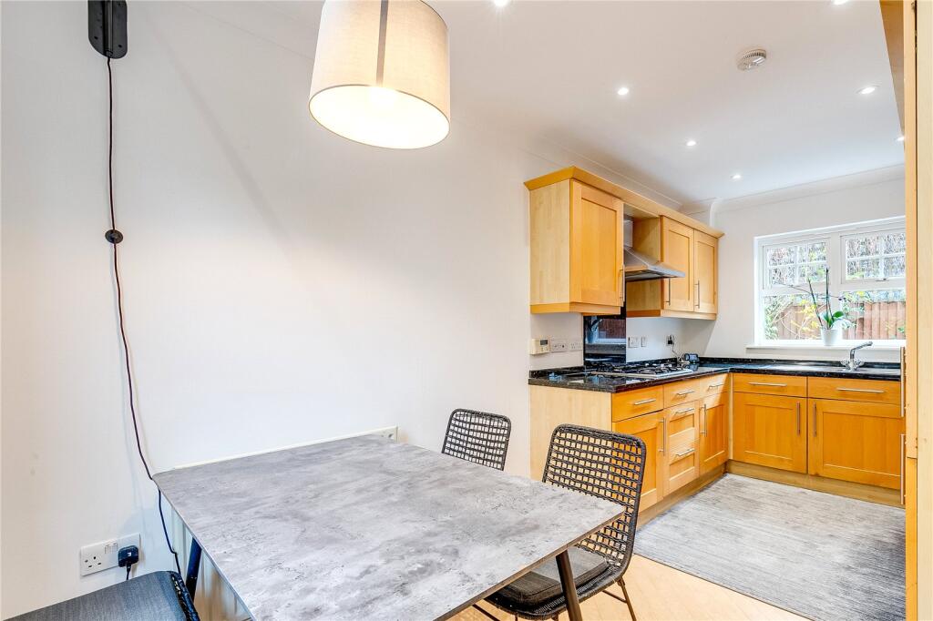 House in London, Raynes Park - View 6