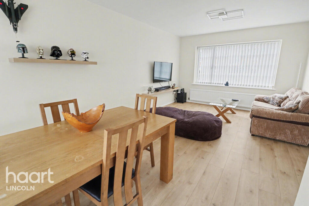 Birchwood Avenue, Lincoln photo 4
