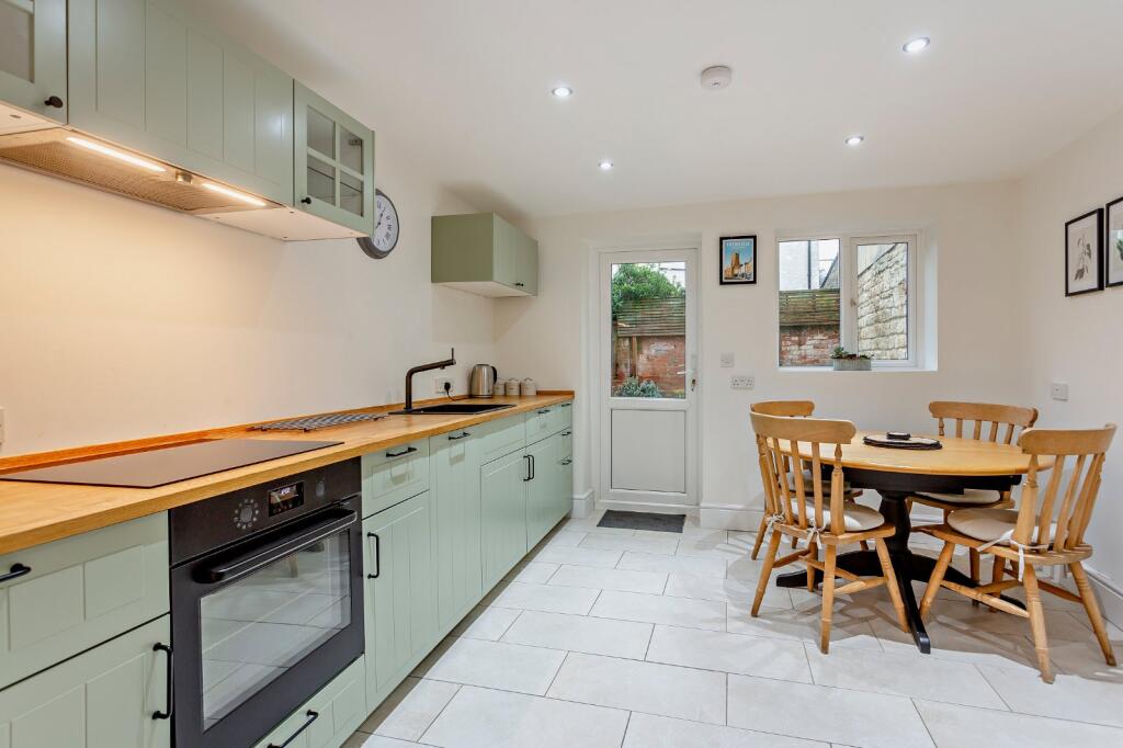 Cheltenham Road, Cirencester, Gloucestershire, GL7 photo 3