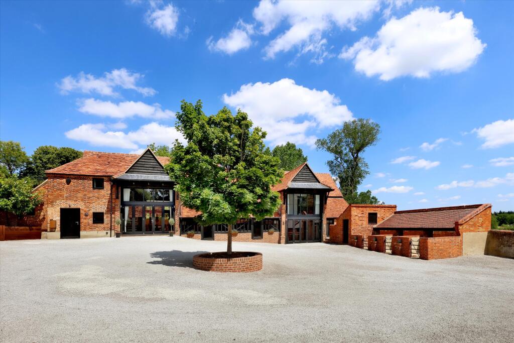 Main image of property: Lutmans Haven, Knowl Hill, Reading, Berkshire, RG10.