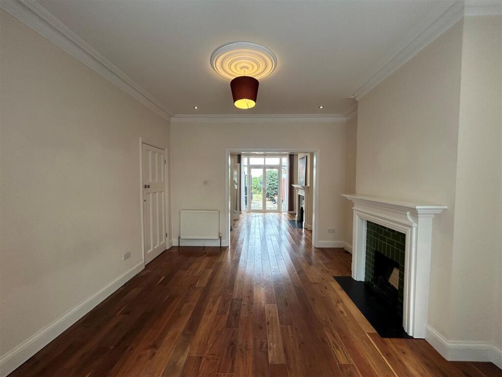 House in Twickenham - View 4