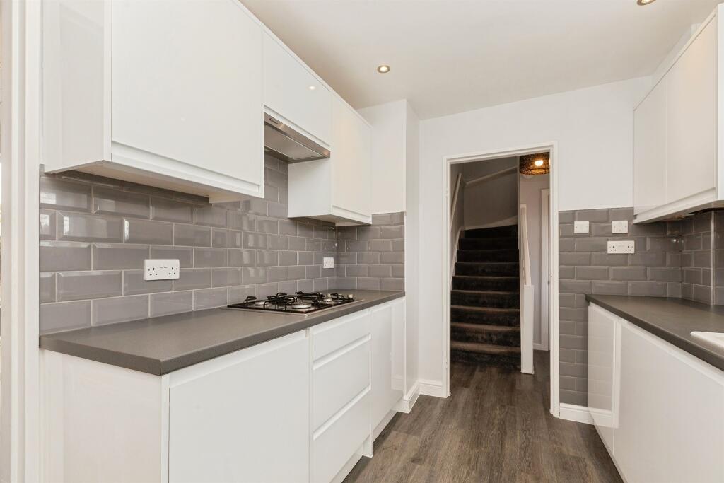 House in Slough, Burnham - View 5