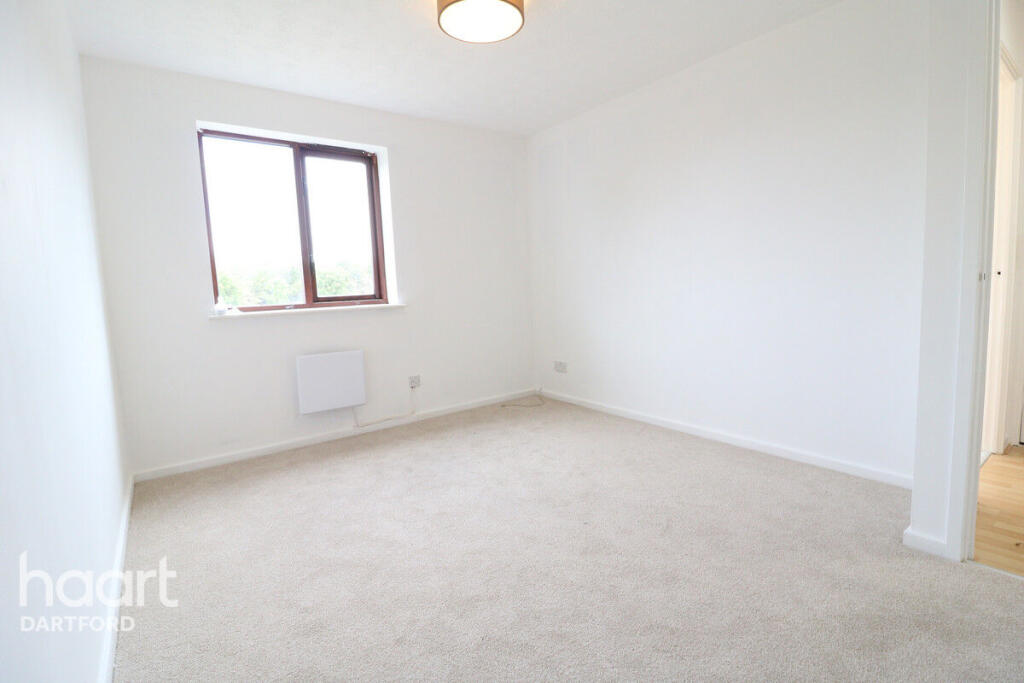 Apartment in Dartford, Brooklands, Fleet Estate - View 5