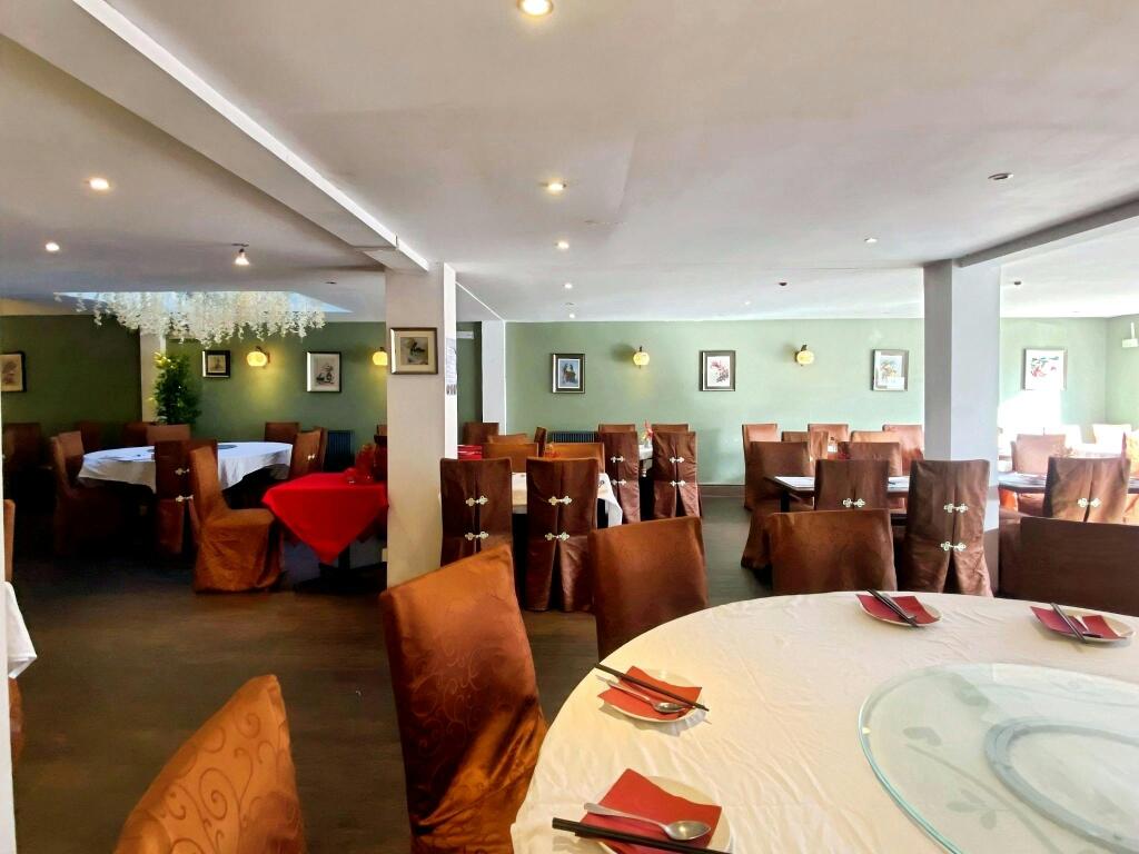 08_dining_room_wide.jpg