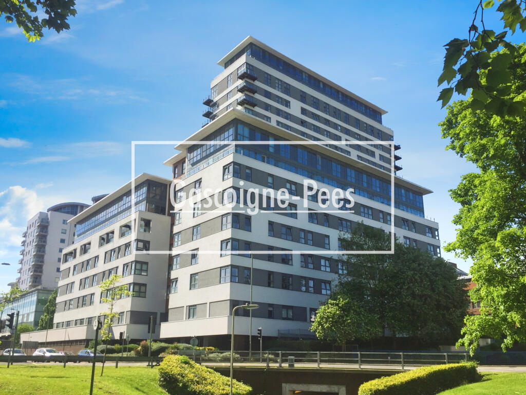 Main image of property: Skyline Plaza, RG21