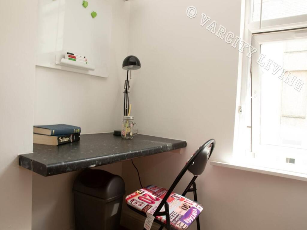 House in Bangor, Gwynedd - View 4